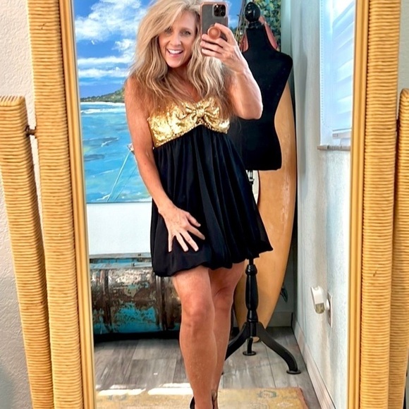 🔥Faviana, New York, This is the Dress for Your Next Special Occasion, Beautiful - Picture 1 of 10
